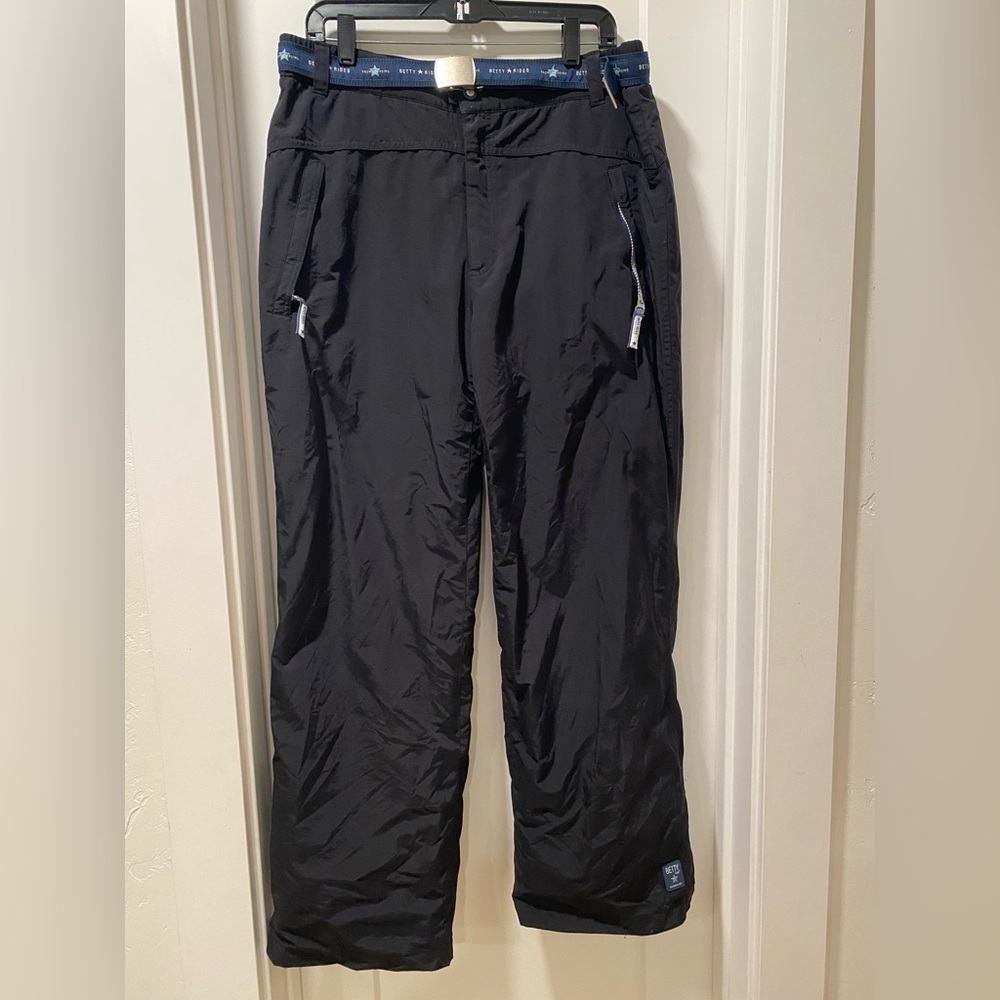 Betty Rides Women’s Snowboarding Pants and Belt